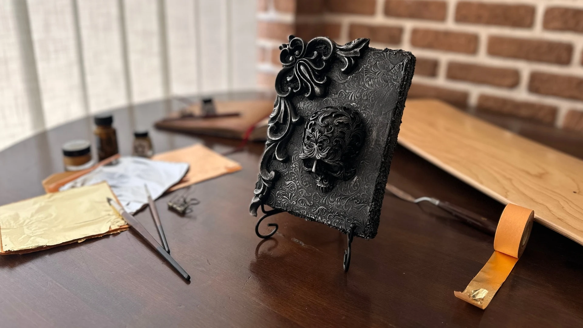 Mesa con pieza Vestigium de la colección Fragmentum De ArtSoul Block