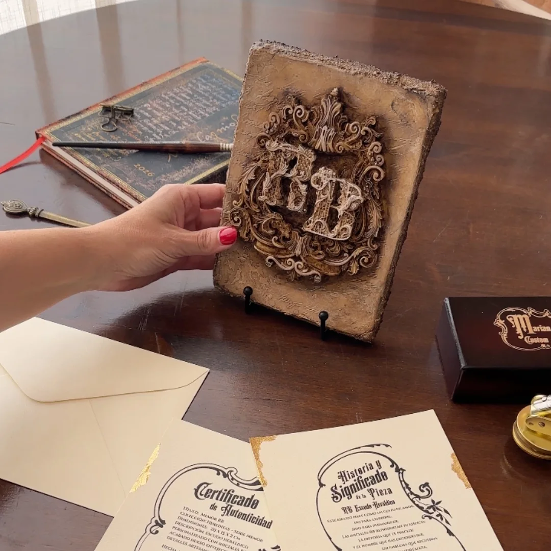 escudo personalizado RB junto a documentos de autenticidad y presentación